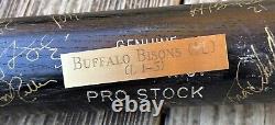 Vintage 1998 Buffalo Bisons Game Used Team Signed Baseball Bat