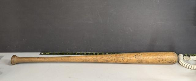 Vintage Adirondack Flexible Whip Action 33 Model 302 Baseball Bat Name