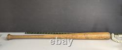 Vintage Adirondack Flexible Whip Action 33 Model 302 Baseball Bat name