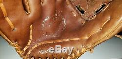 Vintage/Antique Hank Aaron Baseball Glove& Serialized Bat 715th Home Run Edition