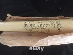 Vintage Baseball bat 1960s Never used Mickey Mantle Louisville Slugger 125. 33in
