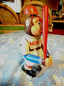 Vintage Bat swinging Tin wind up Baseball Monkey Toy SY Japan 50s