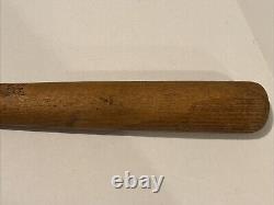 Vintage Bill Terry H&B 40 B. T. Hillerich & Bradsby Co. Baseball Bat NY Giants