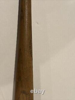 Vintage Bill Terry H&B 40 B. T. Hillerich & Bradsby Co. Baseball Bat NY Giants