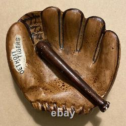 Vintage Detroit Tigers Ceramic Baseball Glove and Bat Tray