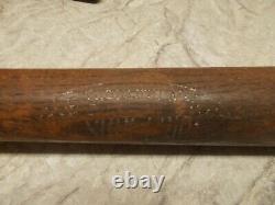 Vintage Diamond Manufacturing Co Joe Cronin Blue Streak baseball bat St Louis