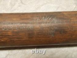 Vintage Diamond Manufacturing Co Joe Cronin Blue Streak baseball bat St Louis