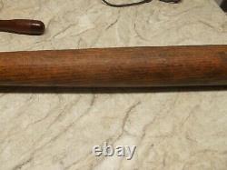 Vintage Diamond Manufacturing Co Joe Cronin Blue Streak baseball bat St Louis