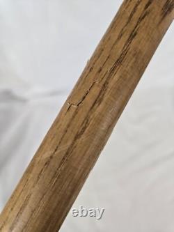 Vintage Game Used Bat Autographed by Kenny Lofton Vintage Game Used Bat Autographed by Kenny Lofton