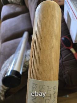 Vintage Game Used Bat Autographed by Kenny Lofton Vintage Game Used Bat Autographed by Kenny Lofton