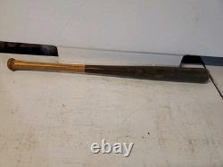 Vintage H & B 29-3/4 inch Louisville Kentucky USA baseball bat