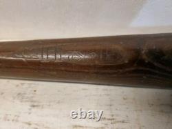 Vintage H & B 29-3/4 inch Louisville Kentucky USA baseball bat