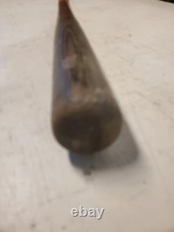Vintage H & B 29-3/4 inch Louisville Kentucky USA baseball bat