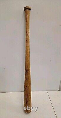 Vintage Hillerich & Bradsby Co Wooden Baseball Bat League antique wood