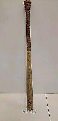 Vintage Hillerich & Bradsby Co Wooden Baseball Bat League antique wood