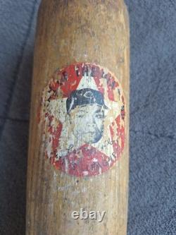Vintage Larry Doby 32 Decal Baseball Bat Adirondack 282J McLaughlin-Millard Inc