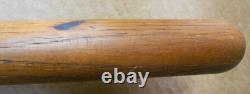 Vintage Louisville Slugger Hillerich & Bradsby 16 Trade Mark withPhil Cavarretta