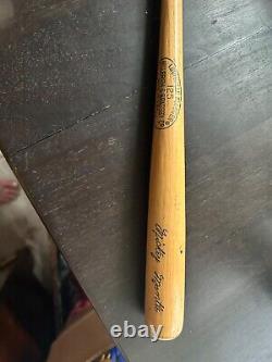 Vintage Minature Louisville Slugger Mini Bat With Mickey Mantle Signature