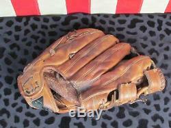 Vintage Pair Louisville Slugger Baseball Bats Roberto Clemente withMacGregor Glove