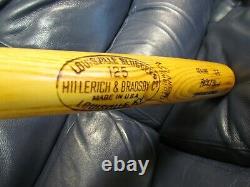 Vintage Roberto Clemente Hillerich and Bradsby Baseball Bat O16 Model