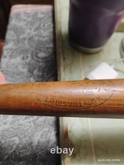 Vintage Souvenir Wood Louisville Slugger Baseball Bat