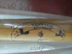 Vintage baseball mini bat Rockford Peaches signed Ruth Richard, Alice Deschaine