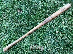 Vtg 1940s WWII US Army Louisville Slugger H&B Softball Baseball Bat 34 Military